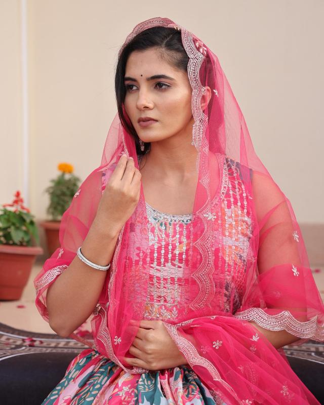 Sabella 351 catalog buy bollywood replica lehenga online india