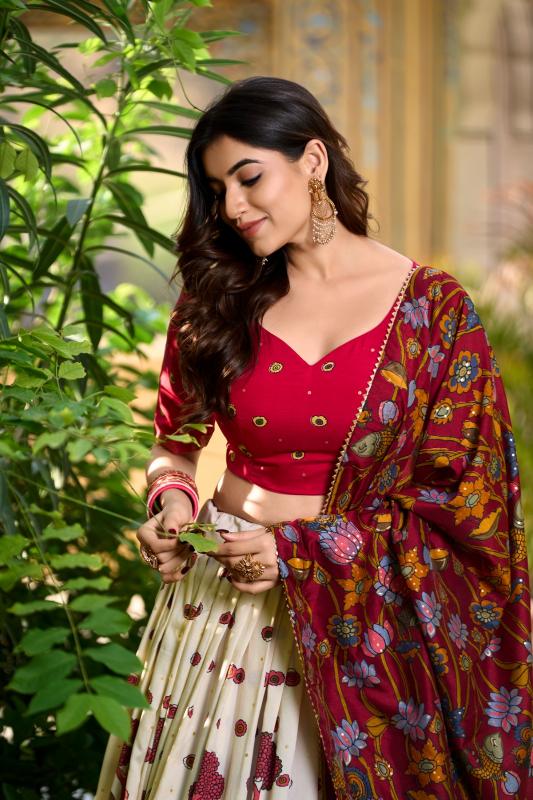Sabella Taraa L 1219 catalog lehenga boutique online india