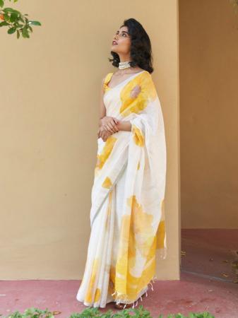 W 345 Sarees e commerce product