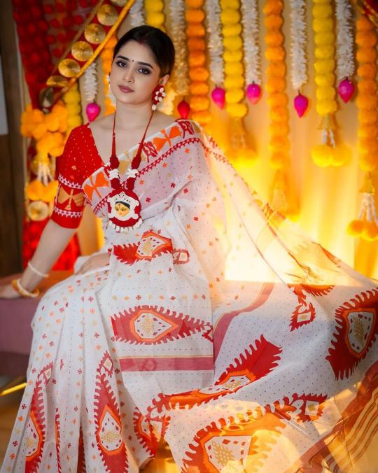 W - 349 sarees e commerce product