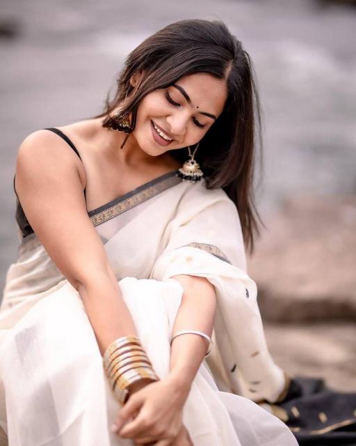 SF 907 sarees e commerce product