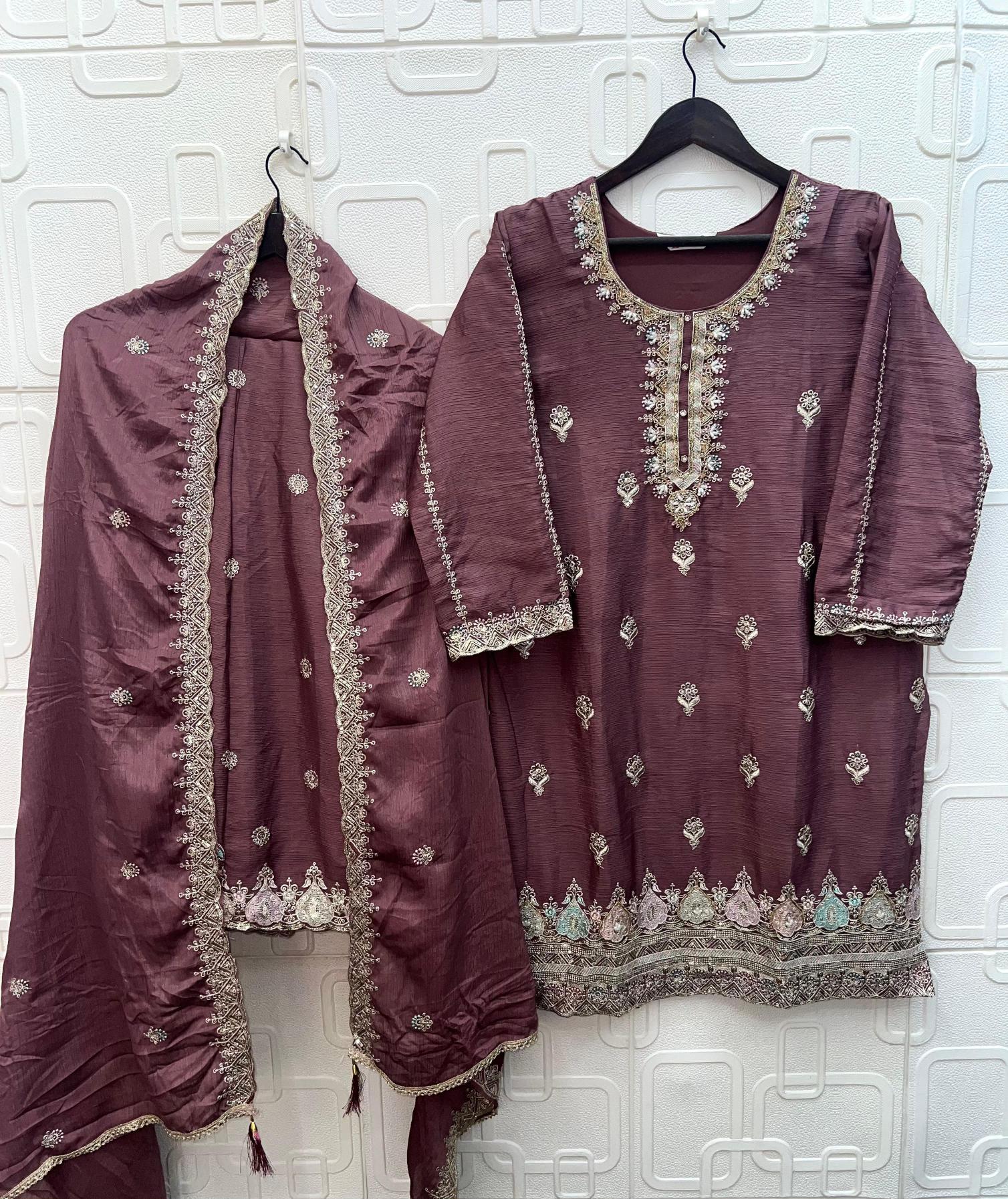 Bilqis B 249 A To D catalog pakistani suit wholesale