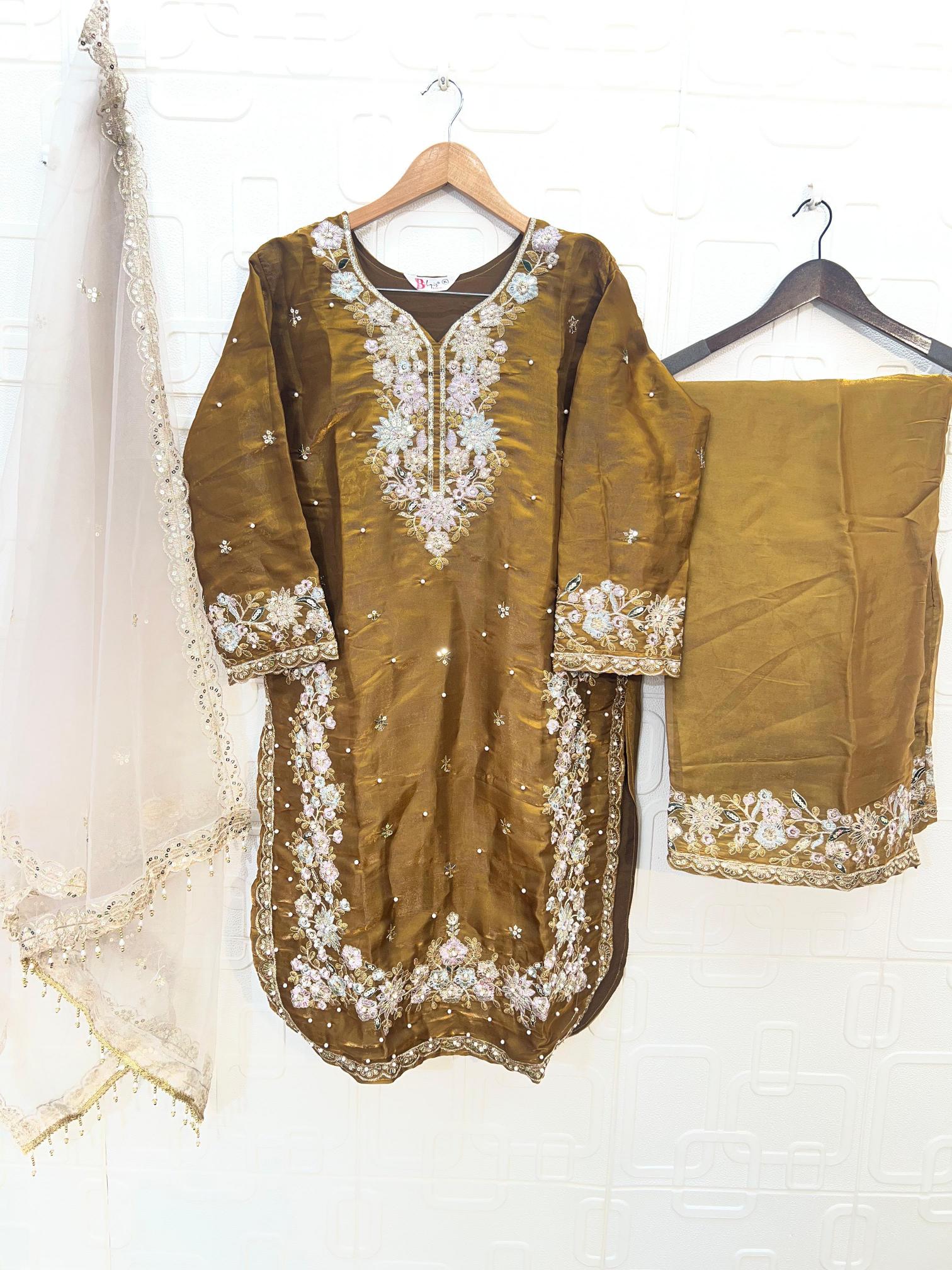 Bilqis B 252 A To D catalog pakistani suit wholesalers