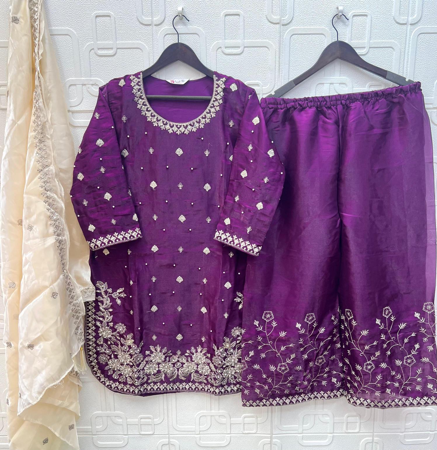 Bilqis B 256 A To D catalog pakistani suits wholesaler