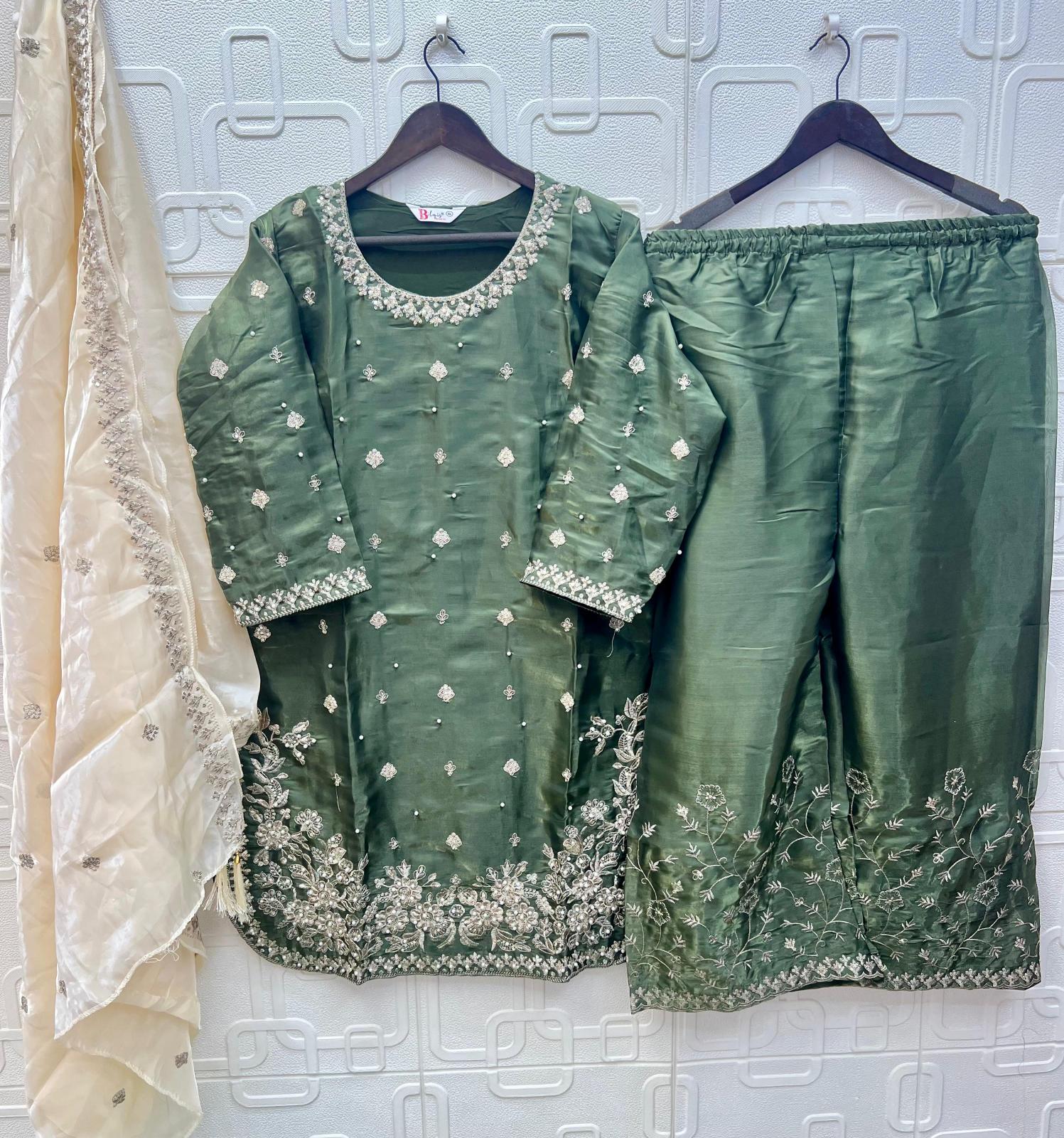 Bilqis B 256 A To D catalog pakistani suits wholesaler