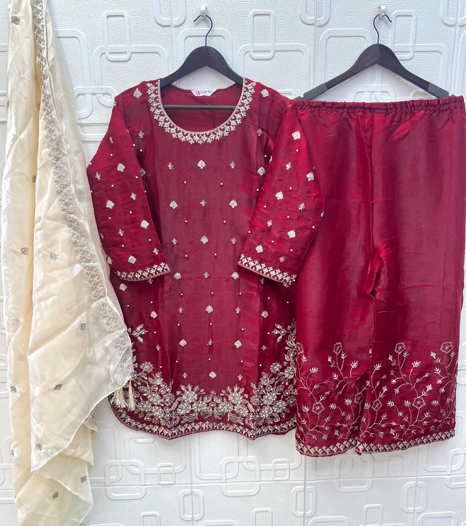 Bilqis B 256 A To D catalog pakistani suits wholesaler