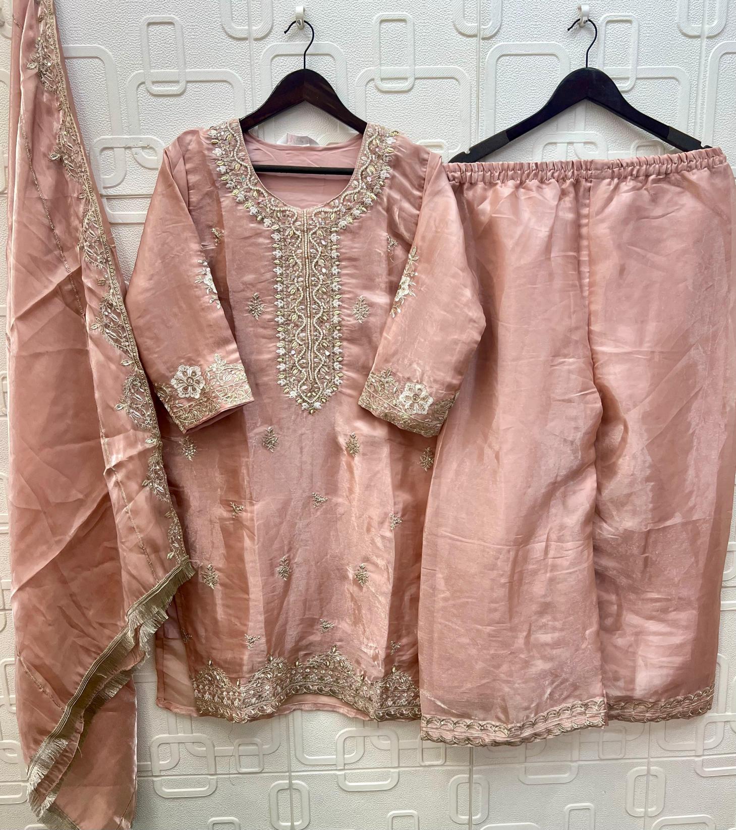 Bilqis B 261 A To D catalog pakistani suit wholesale birmingham