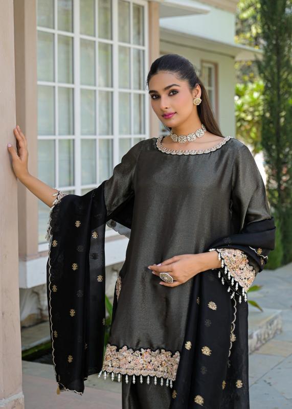 Afsana Noor catalog pakistani kurtis wholesale in surat