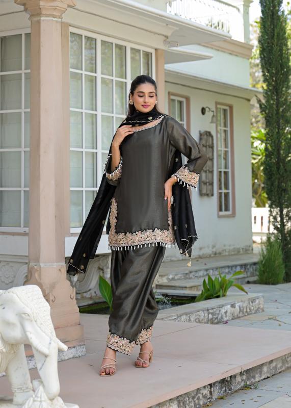 Afsana Noor catalog pakistani kurtis wholesale in surat
