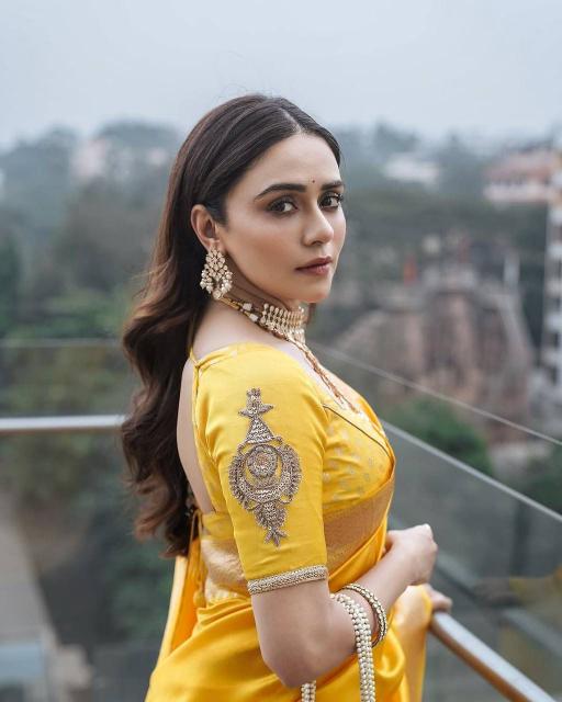 Dazira SF 843 Designer saree wholesale market in Ahmedabad