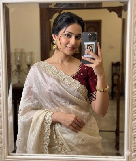 Dazira Space Sattin Bits Sequence Wholesale saree shops in Delhi