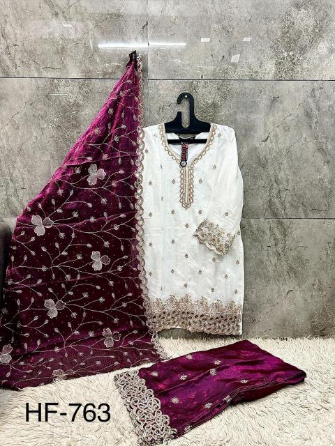 Hoor Tex 763 A To D catalog akbar aslam pakistani suit wholesalers