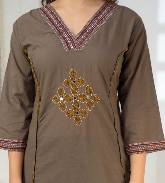 Felocity Cotton vol 406 catalog 4xl kurtis wholesale