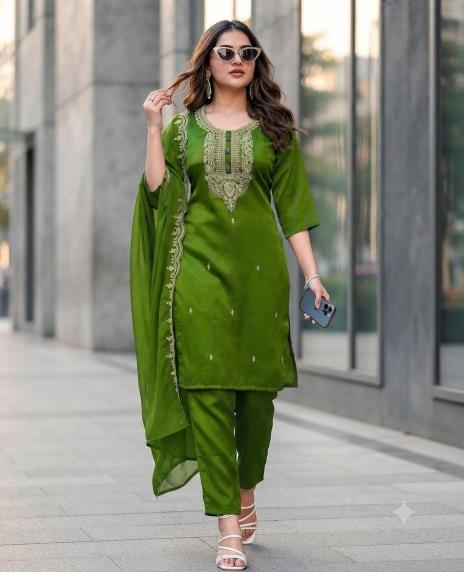 Felocity Sunidihi catalog madina wholesale kurtis