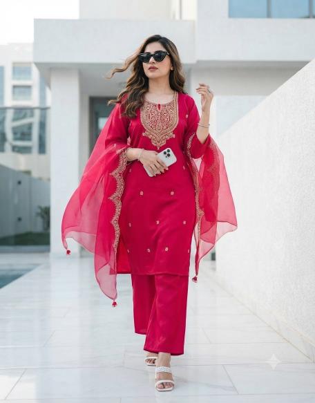 Felocity Sunidihi catalog madina wholesale kurtis
