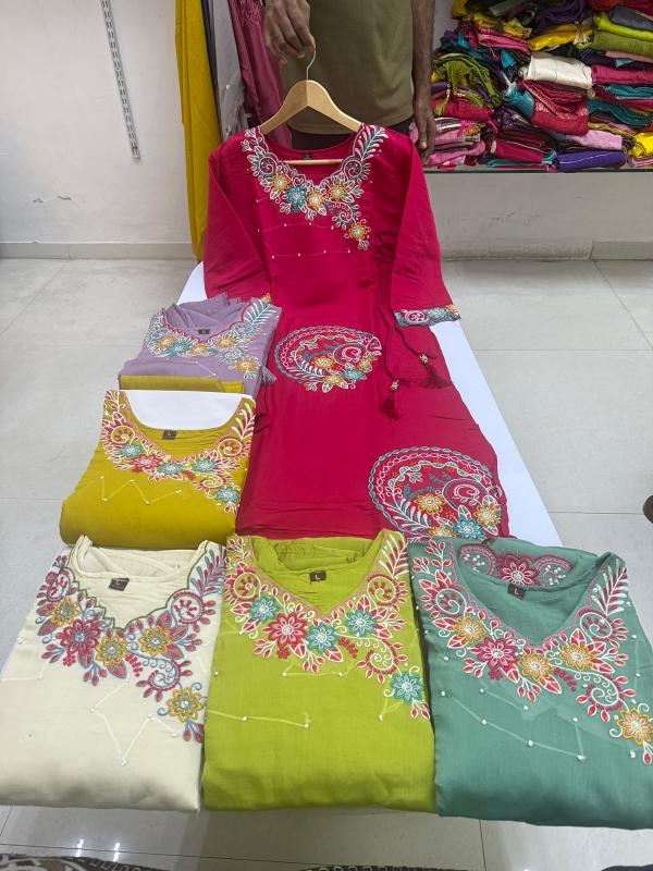 Felocity Anghrkha catalog kurti wholesale market in kanpur