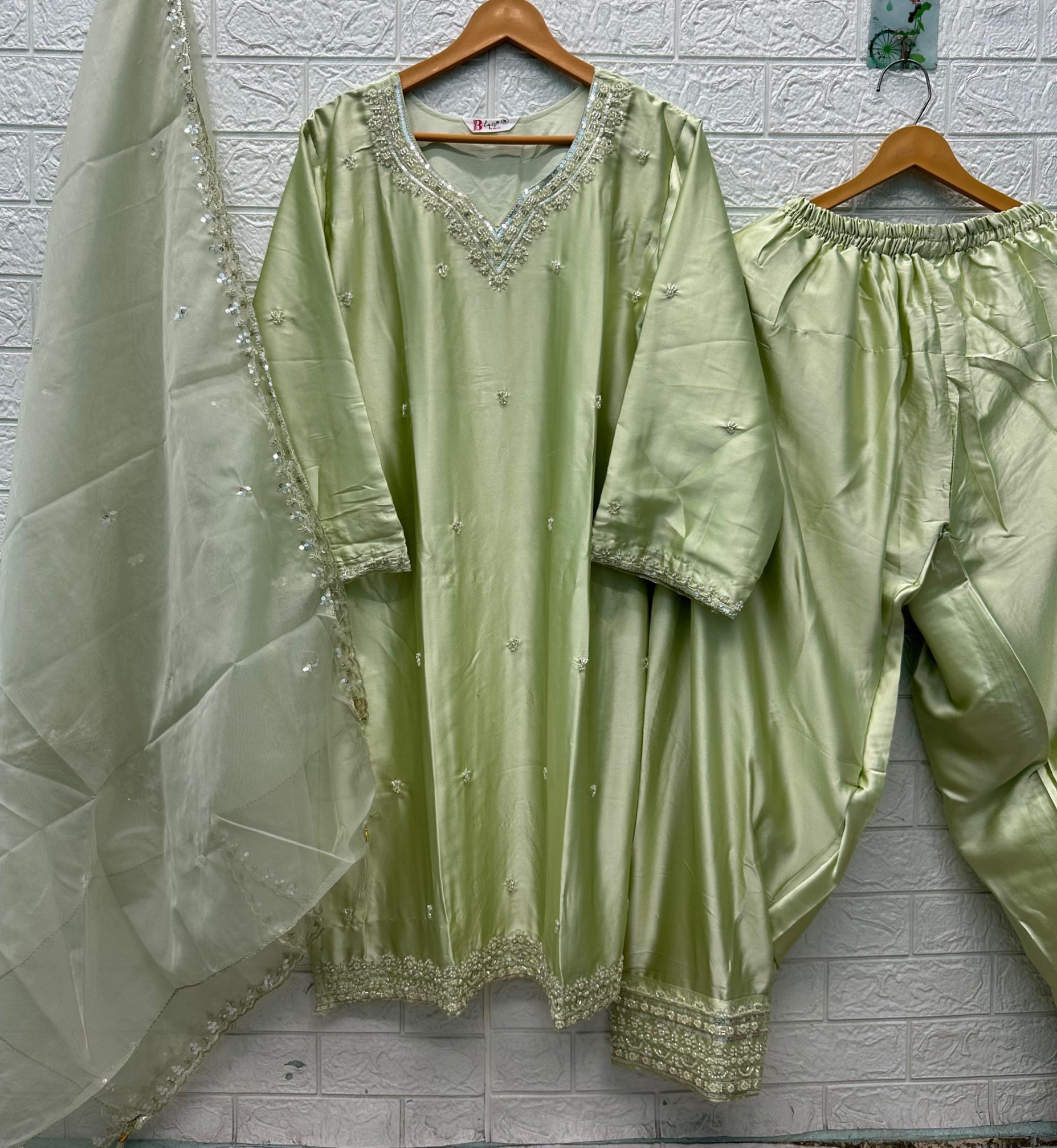 Bilqis B 289 A TO D catalog pakistani suites wholesale
