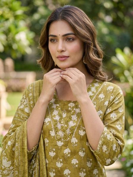 Felocity Cotton vol 800 catalog zf kurtis wholesale price