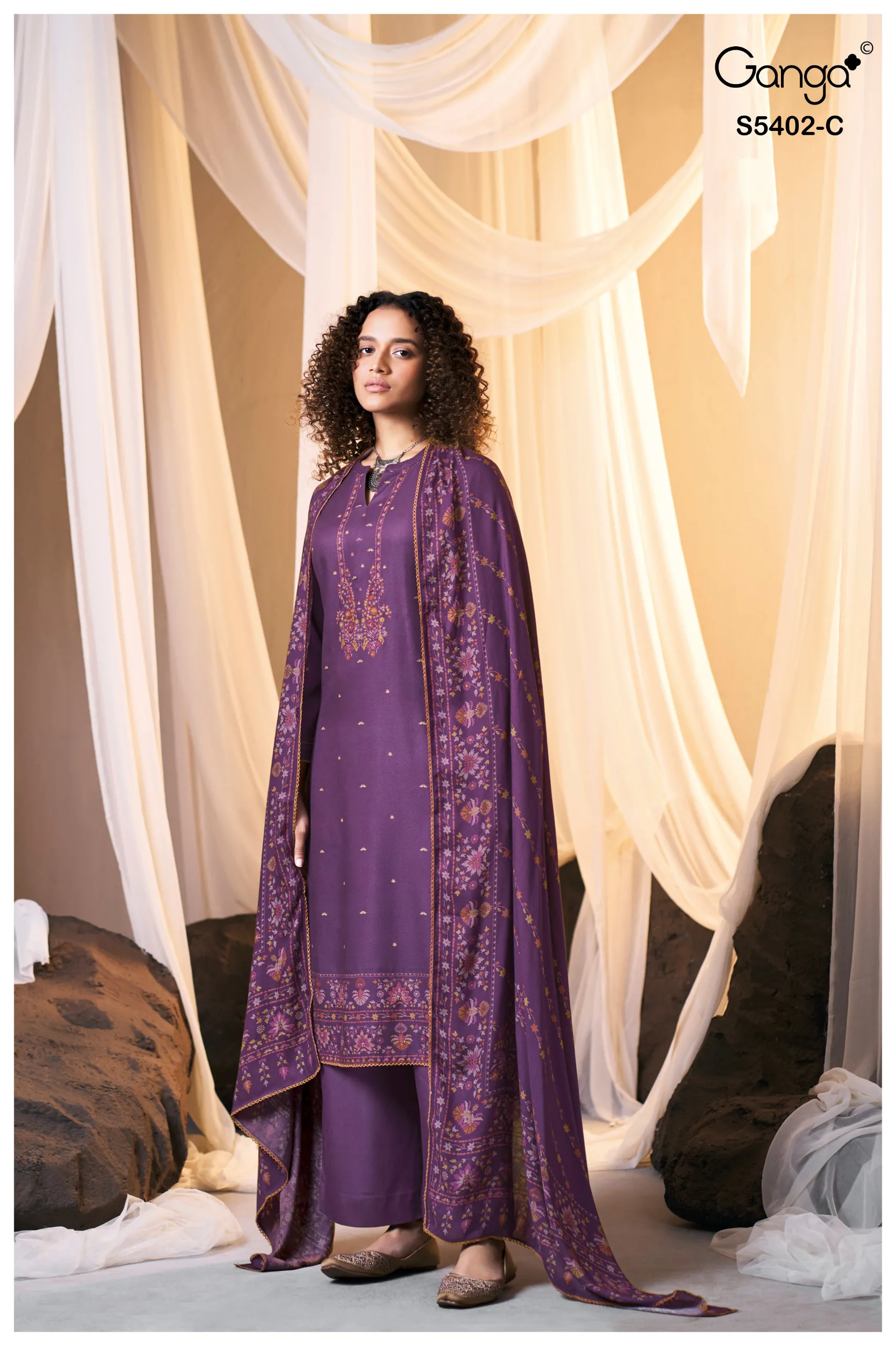 Ganga Daelira 5402 catalog wholesale dealers of salwar kameez in surat