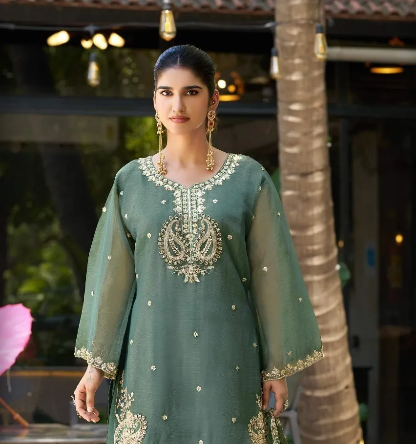 Khas 444 catalog pakistani replica suits wholesale surat